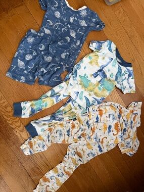 Burt's Bees & Rabbit Moon Multicolor Kids Pajama Set - Dinosaur and Space Prints